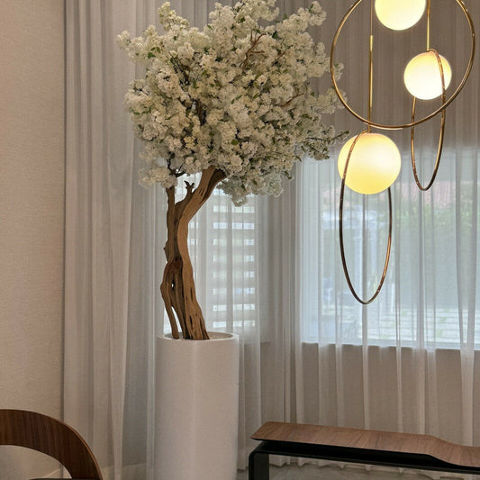 Vaso St. Tropez beige mate con árbol de flor de cerezo blanco